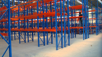 提高仓库空间,就选胜宏通仓储货架,咨询13420065223